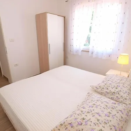 Apartment Fuer 5 Personen Ca 55 Qm In Pula, Istrien Istrische Riviera *